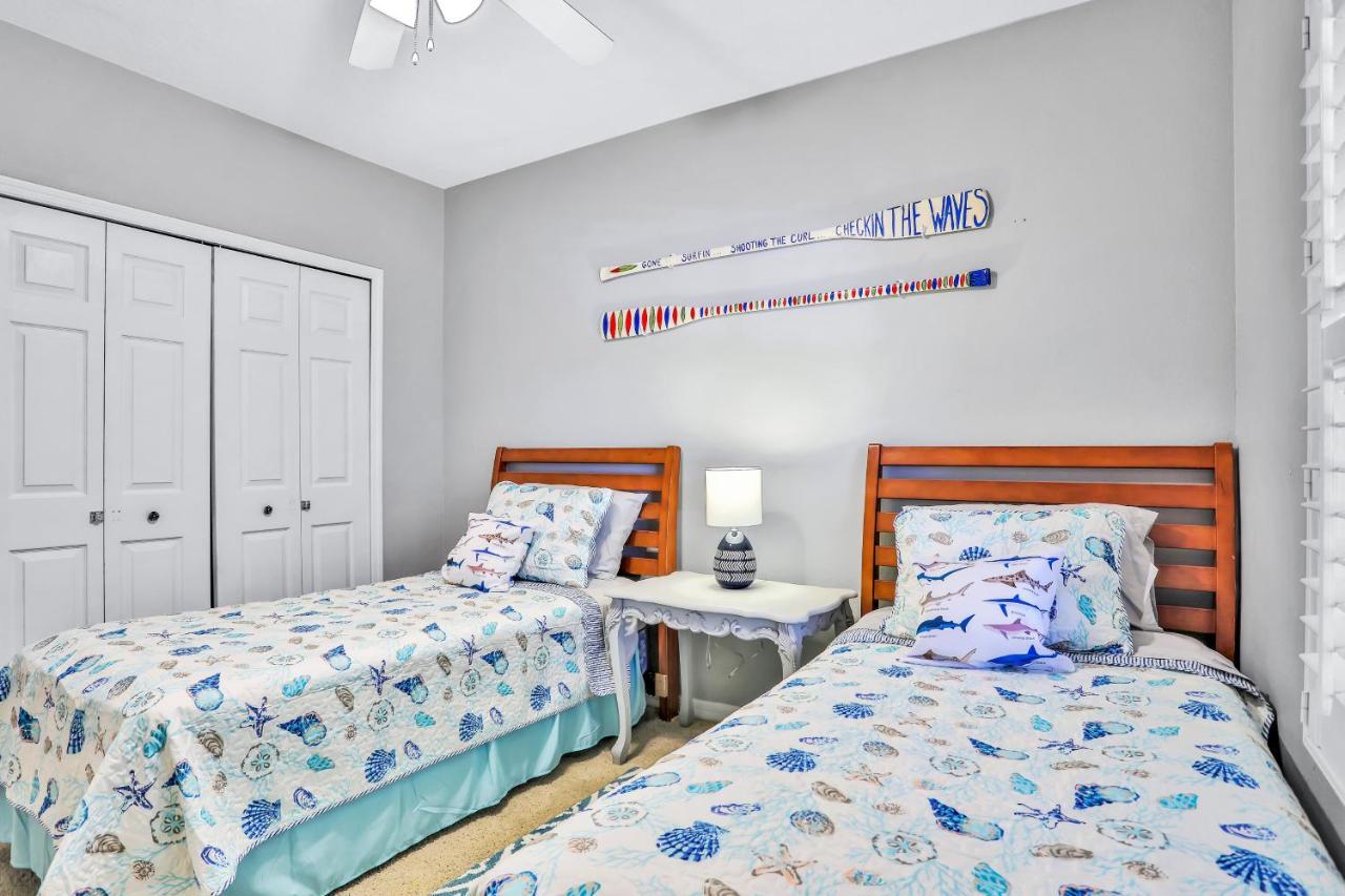 Oceanwalk Condos Bethune Beach Exterior foto